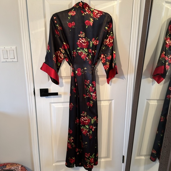 Jones New York Beautiful flowered dressing gown - Picture 3 of 5